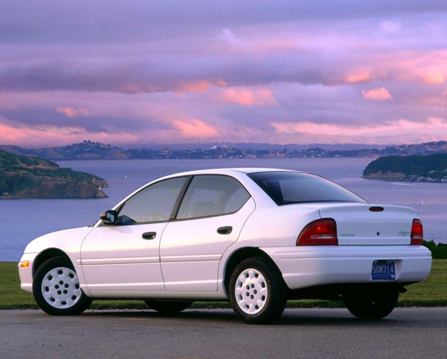  Dodge Neon 1995 года  (фото 5 из 10)
